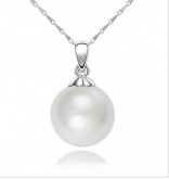 Colar de prata com pérolas naturais